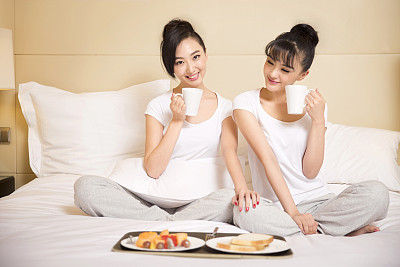 【伊人网在线视频观看】孕妇喝羊奶粉好吗？